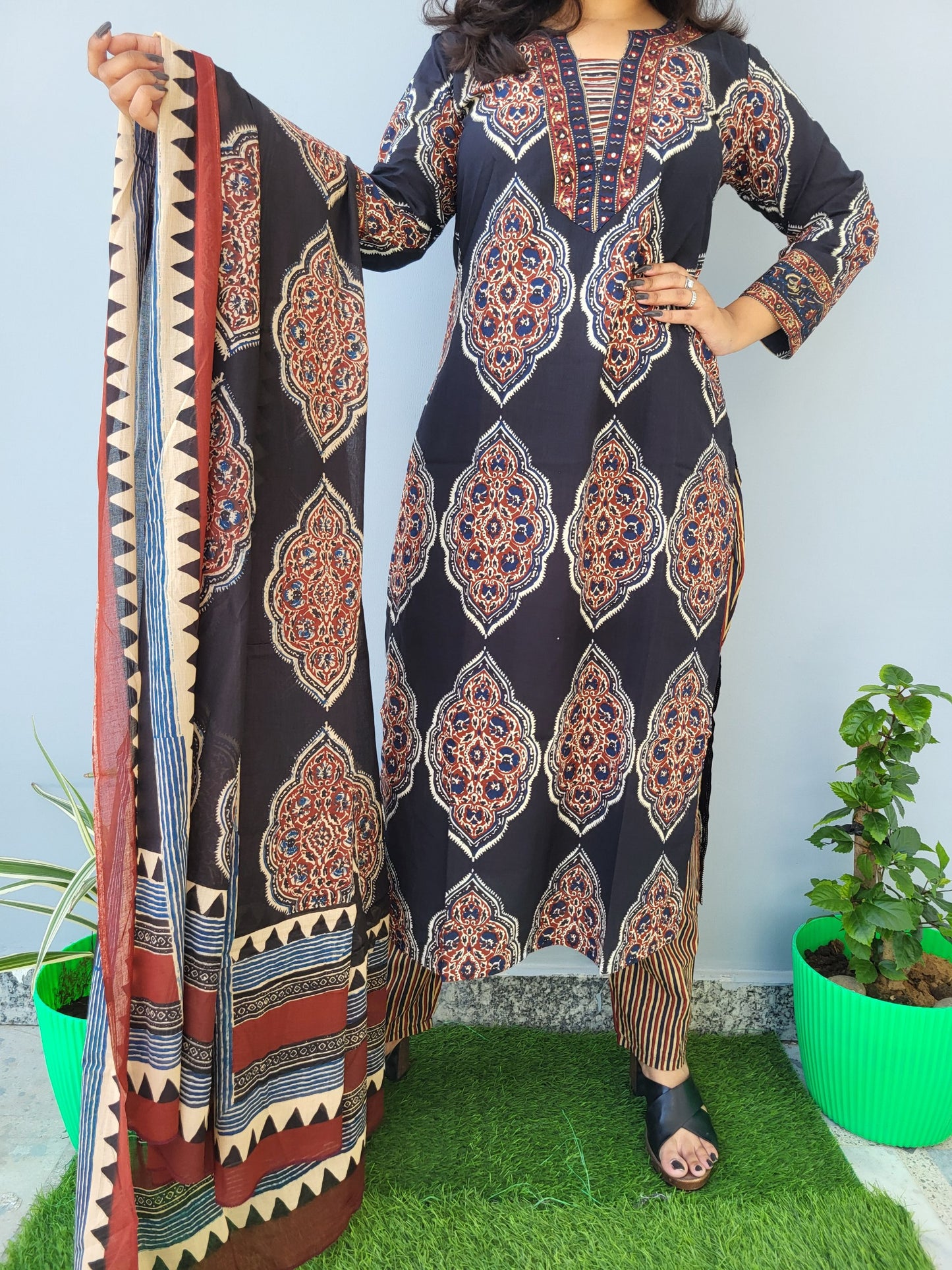 Noir Mandala Grace Suit